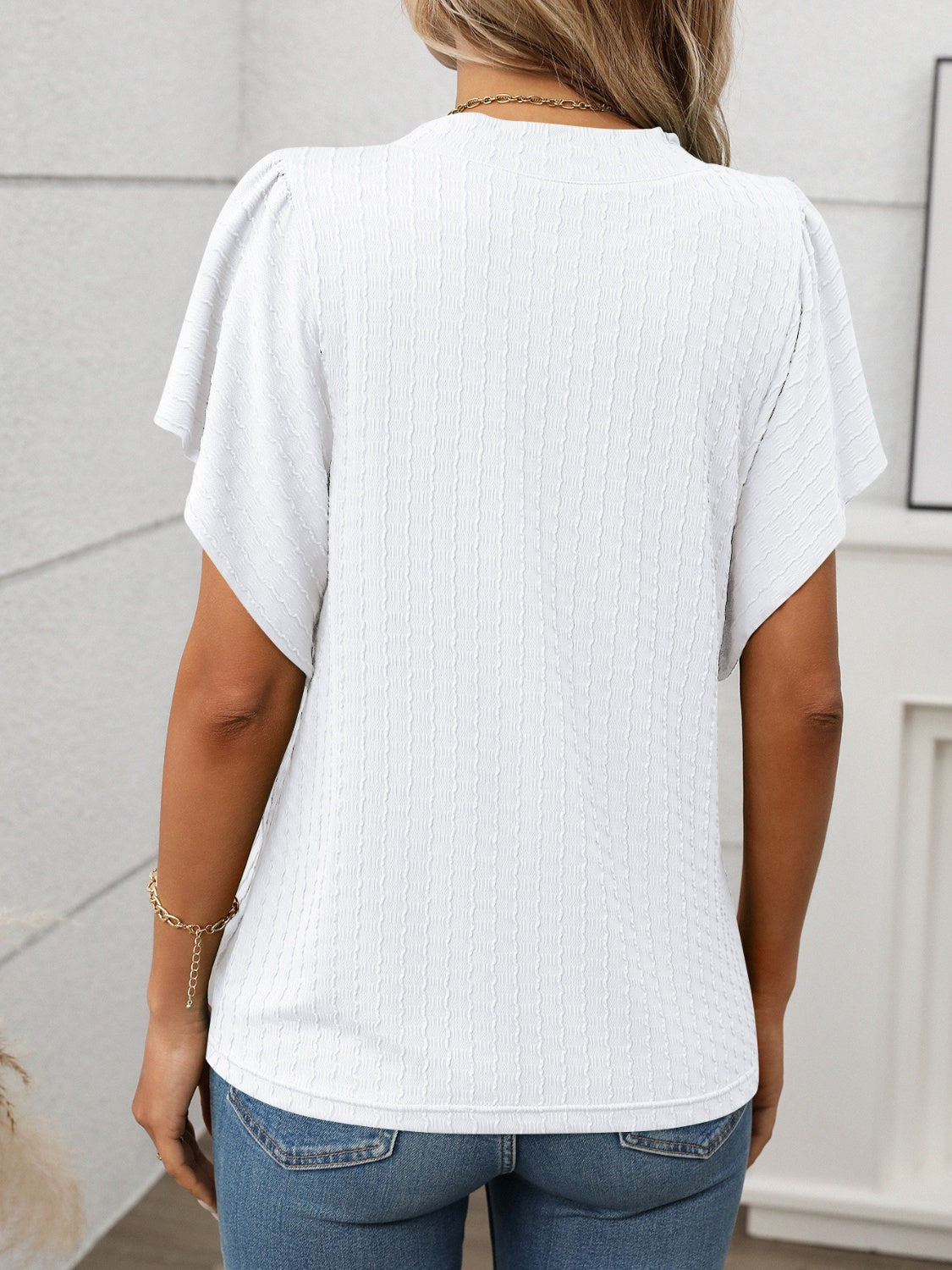 Elegant T-Shirt med Rund Hals og Lette Ærmer