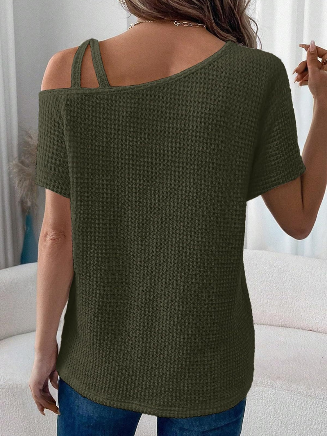 Stilfuldt Asymmetrisk T-Shirt med Rund Halsudskæring