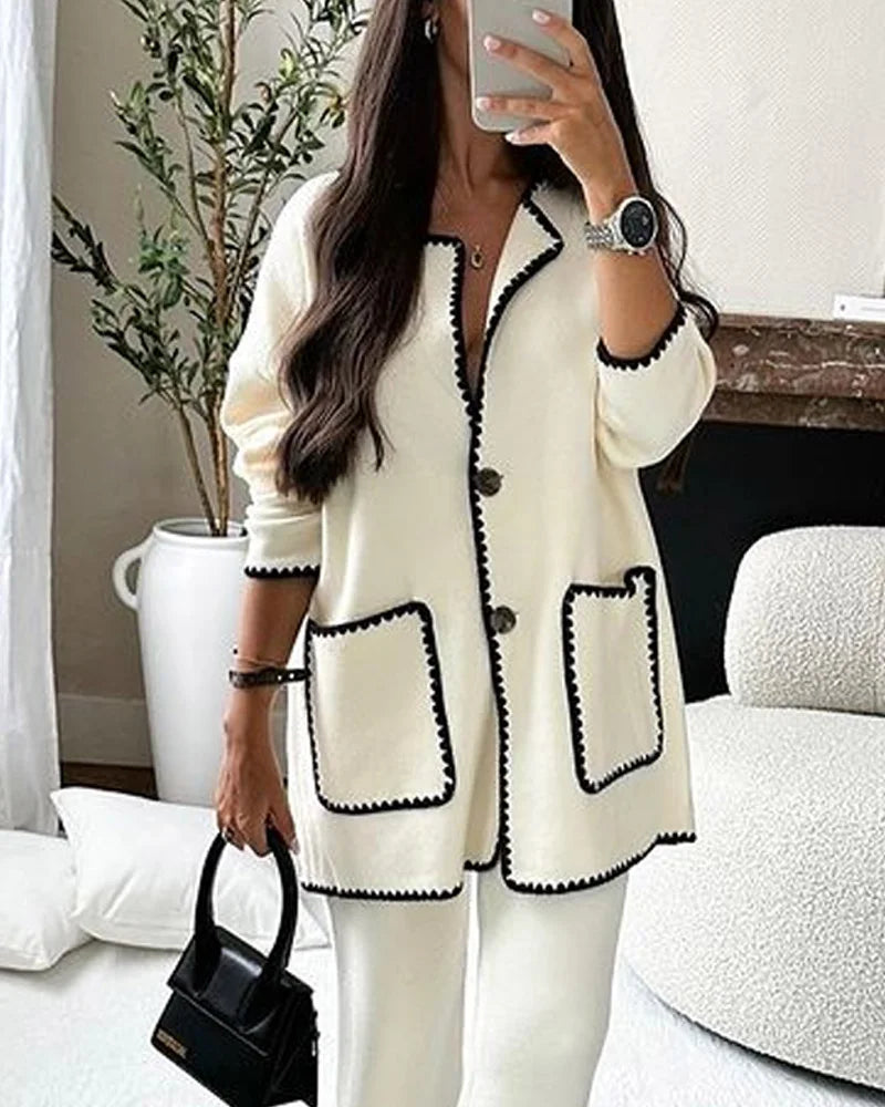 Modernt stickat set med jacka och byxor – Stilfull elegans