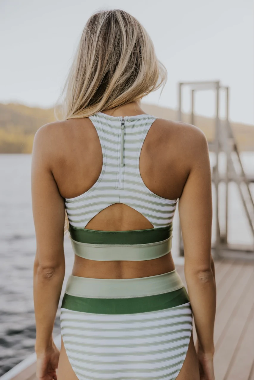 Blommig Bikini Set med Racerback – Fördelaktig Design