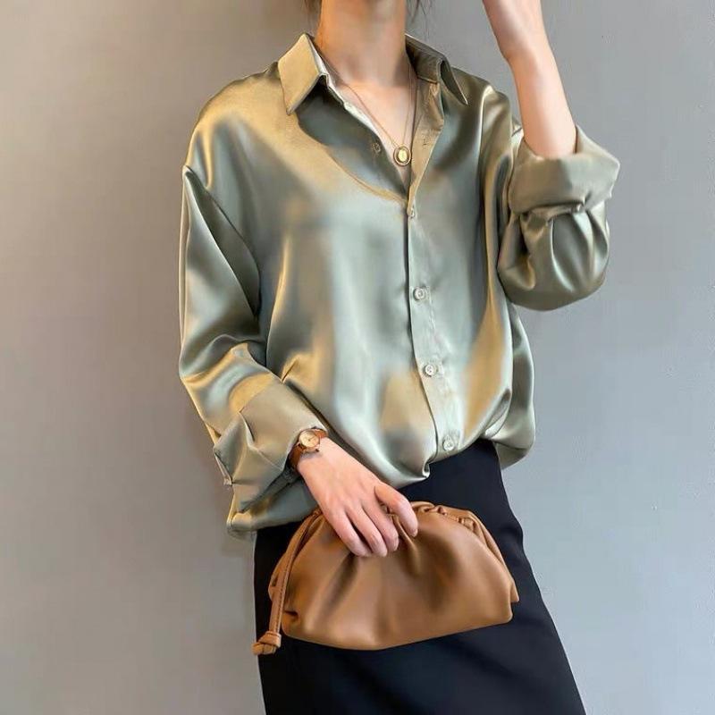 Luna | Elegant blus med knappar för en modern look