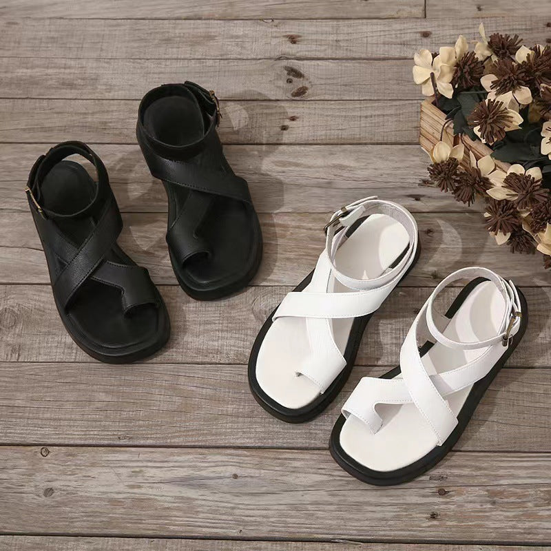 Sofistikerade gladiator-sandaler för sommarens äventyr