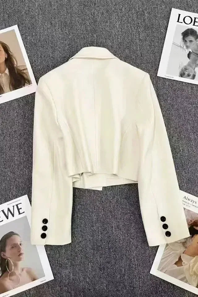 Kompakt blazer med definierade slag och modern passform
