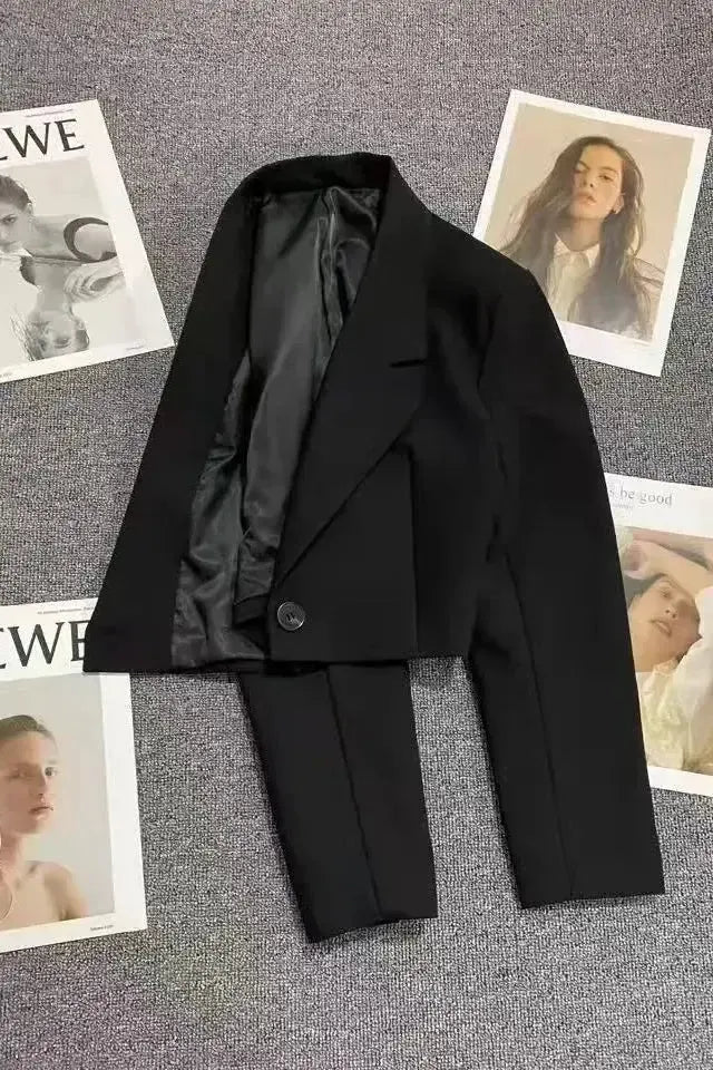 Kompakt blazer med definierade slag och modern passform