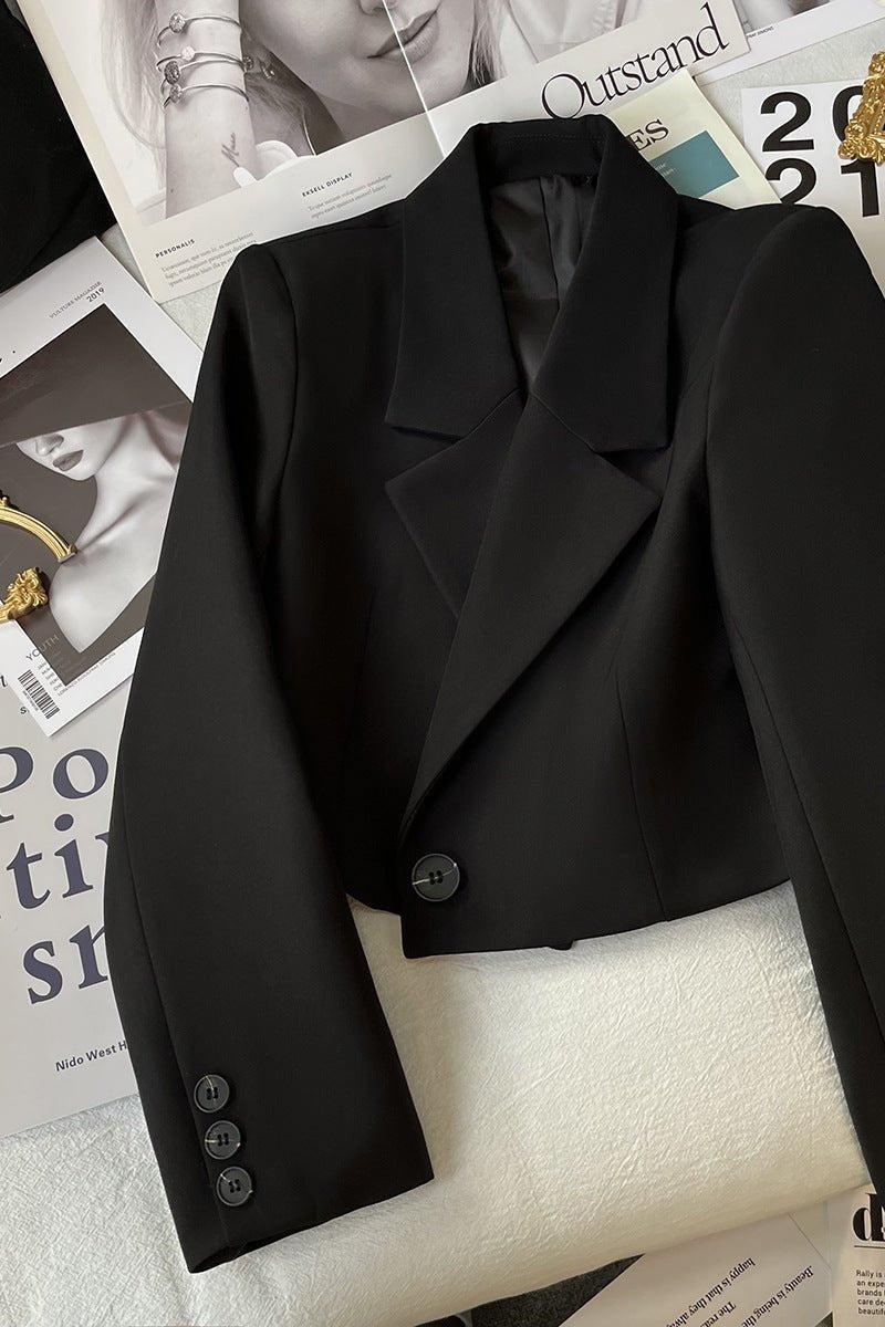 Kompakt blazer med definierade slag och modern passform