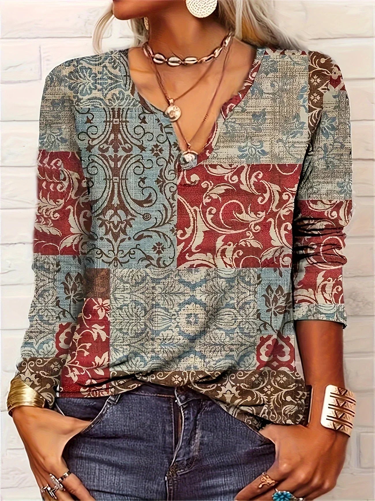 Sophie – Chic V-halsblus med blomstertryck