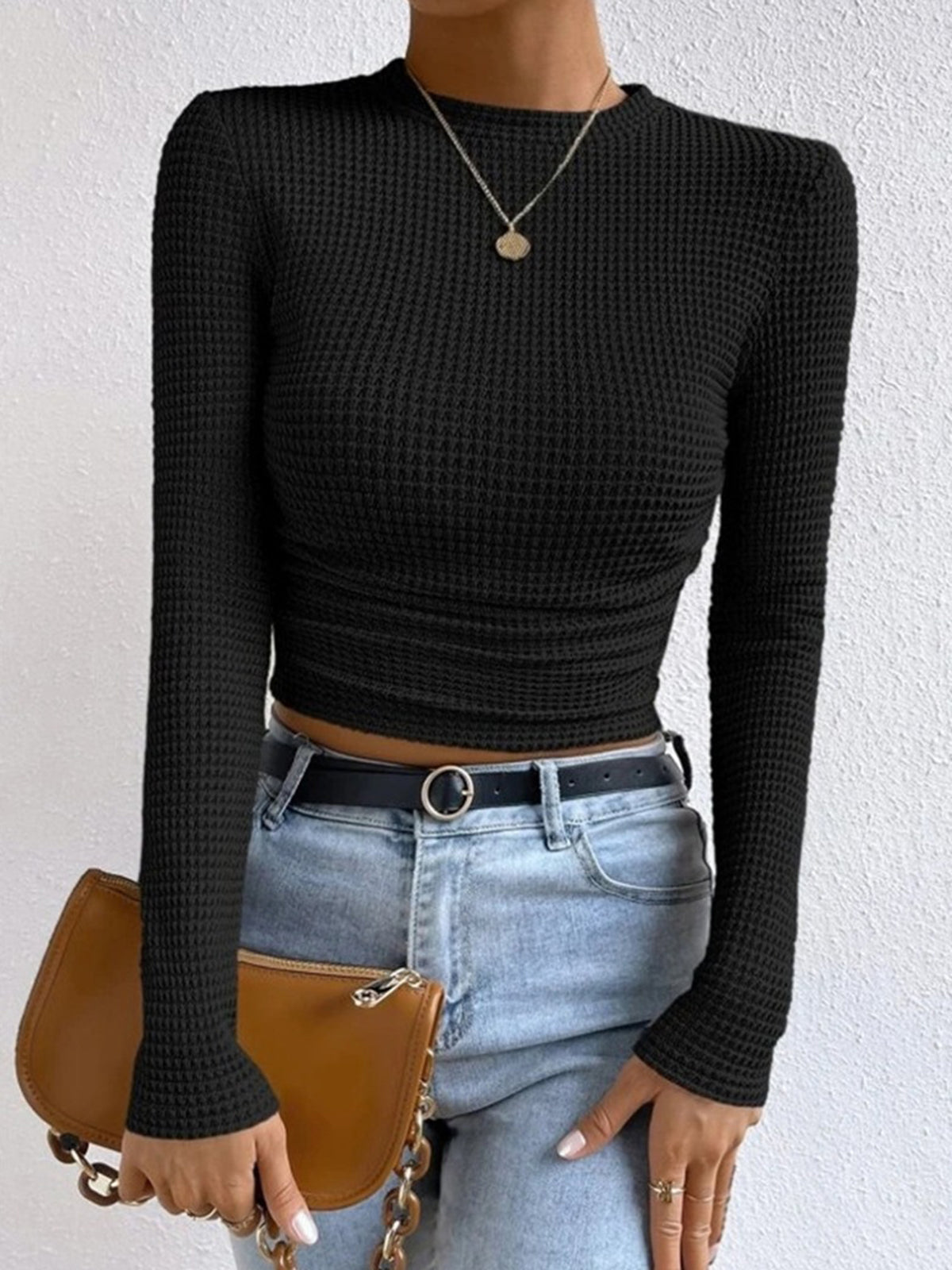 Liva | Trendig Långärmad Crop-Top i Texturerad Stil