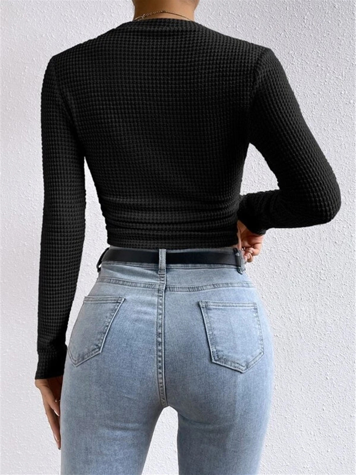 Liva | Trendig Långärmad Crop-Top i Texturerad Stil