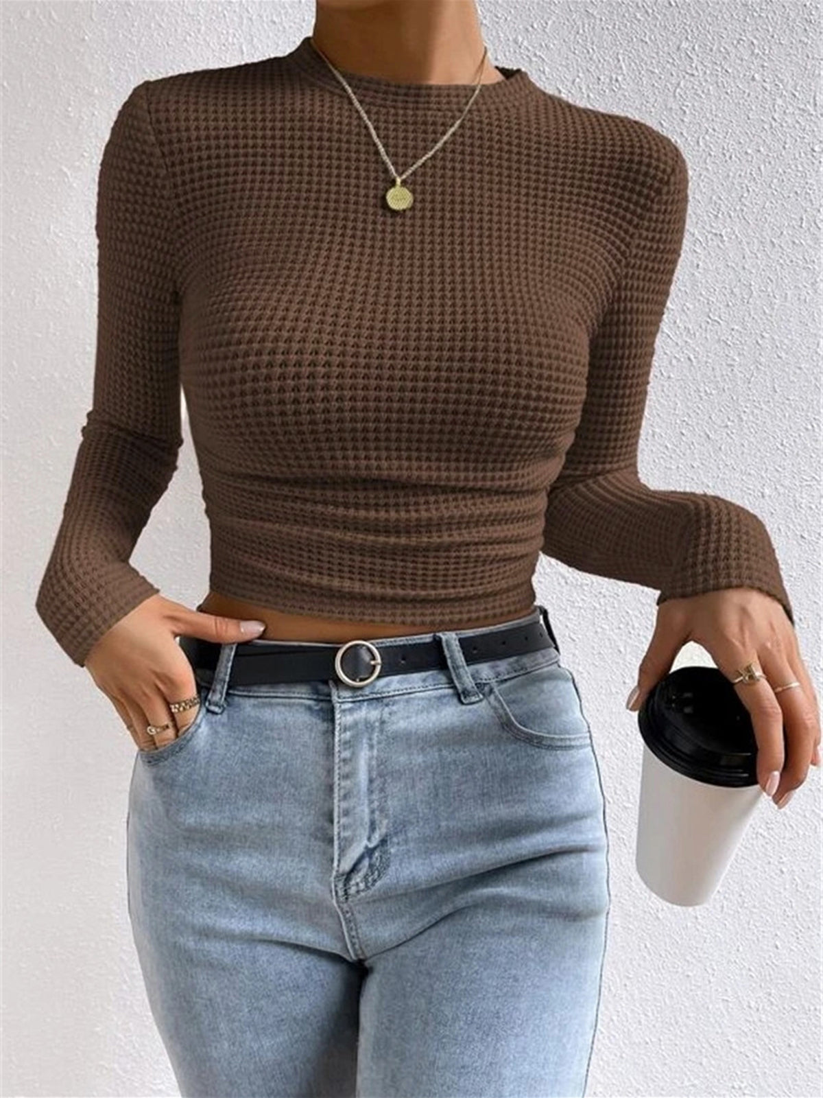 Liva | Trendig Långärmad Crop-Top i Texturerad Stil