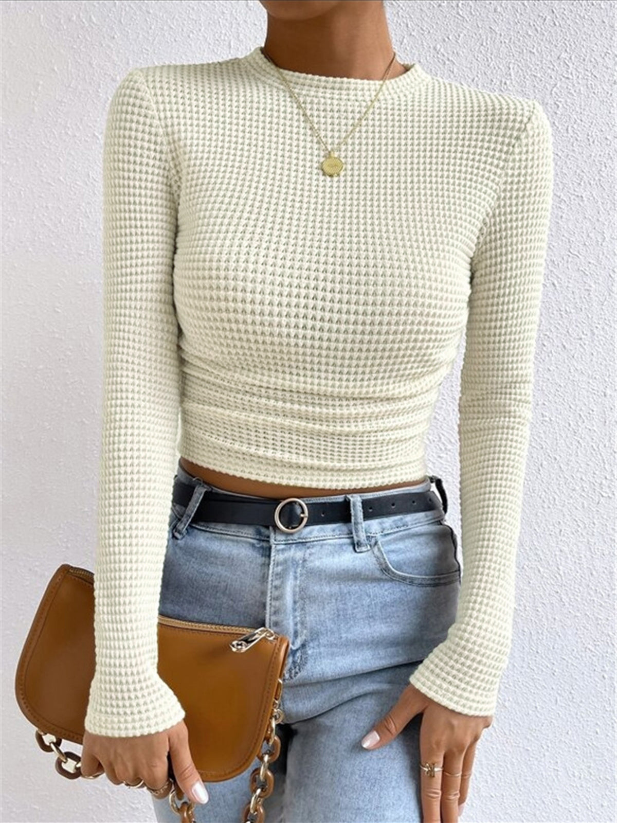 Liva | Trendig Långärmad Crop-Top i Texturerad Stil