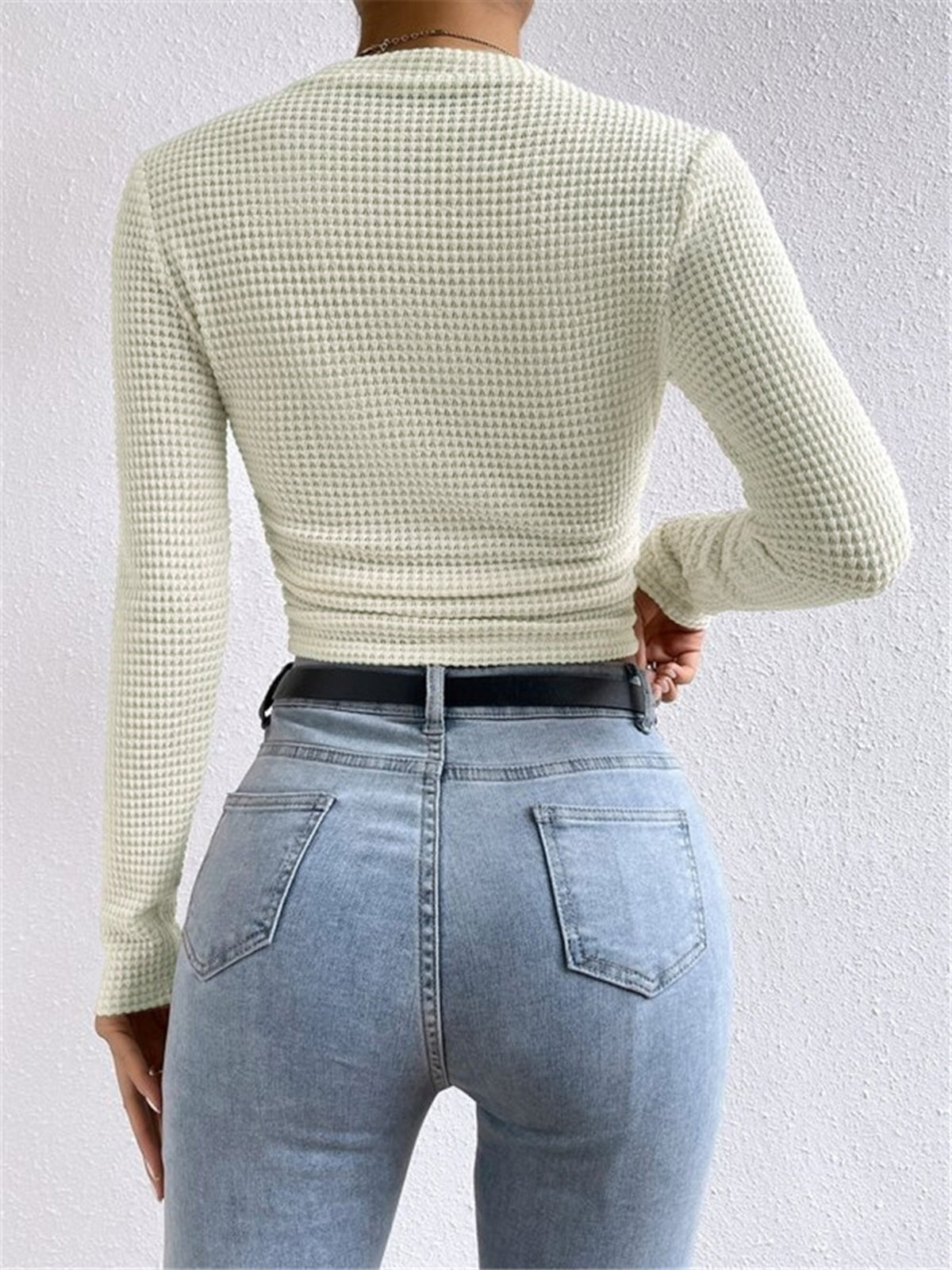 Liva | Trendig Långärmad Crop-Top i Texturerad Stil