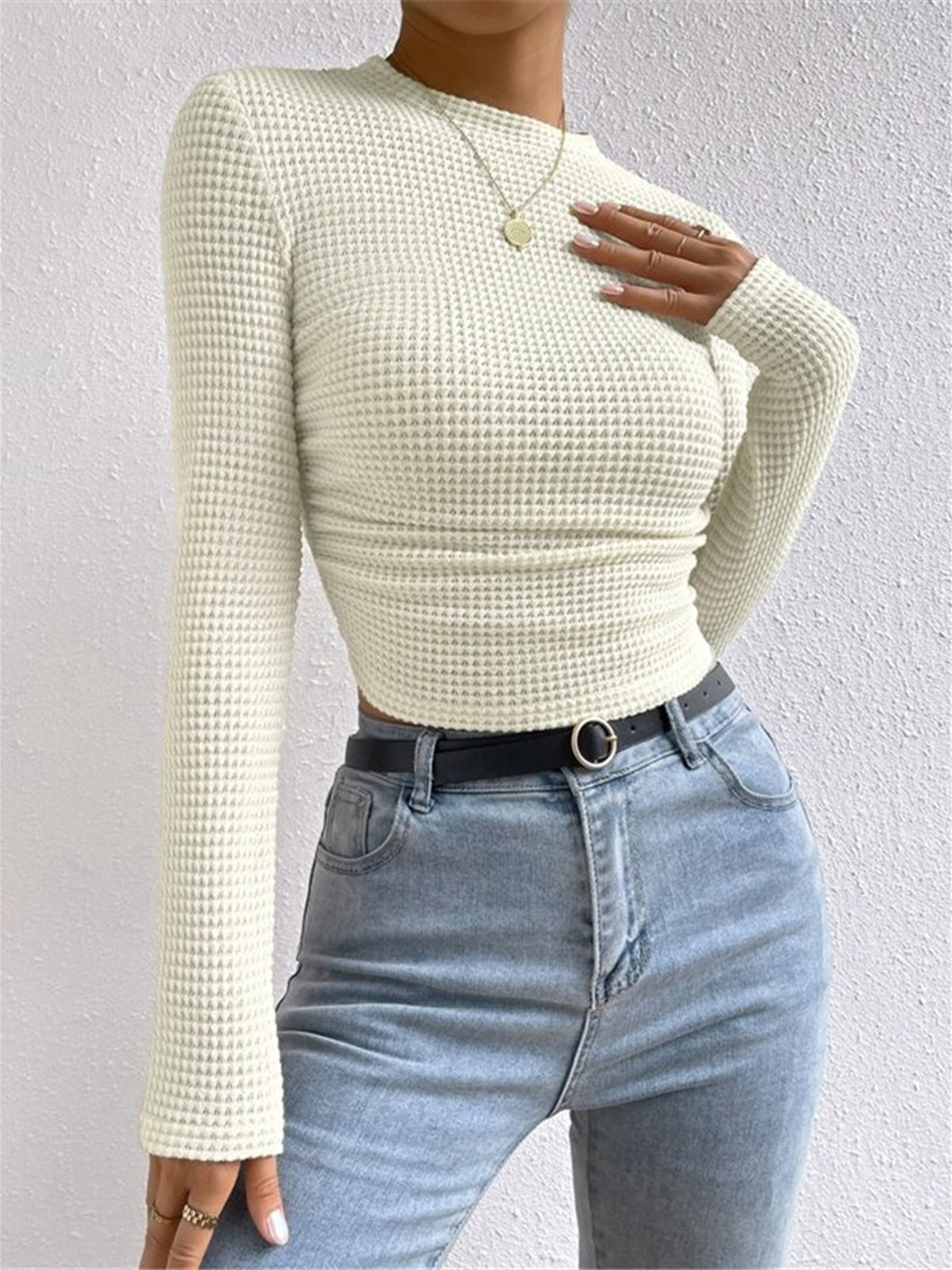 Liva | Trendig Långärmad Crop-Top i Texturerad Stil