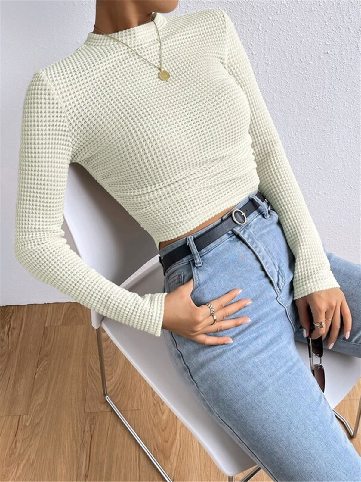 Liva | Trendig Långärmad Crop-Top i Texturerad Stil