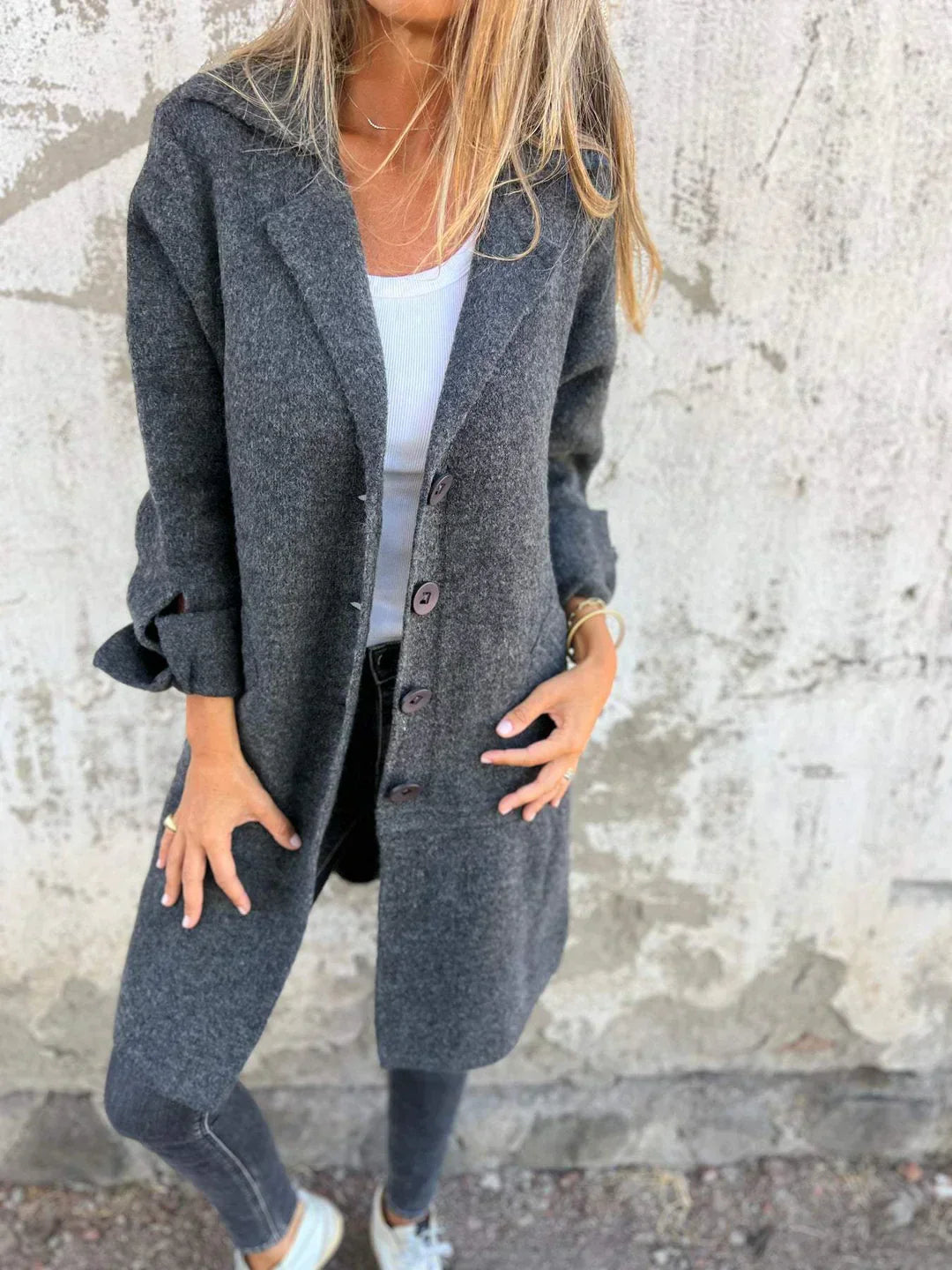 Fiona – Elegant Lång Ullkappa med Enkel Knapp