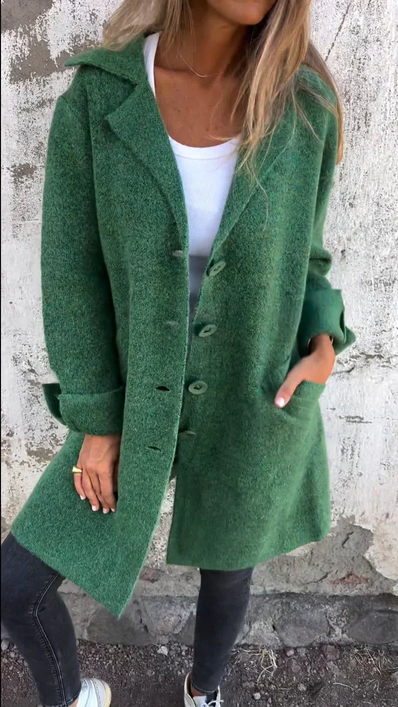 Fiona – Elegant Lång Ullkappa med Enkel Knapp