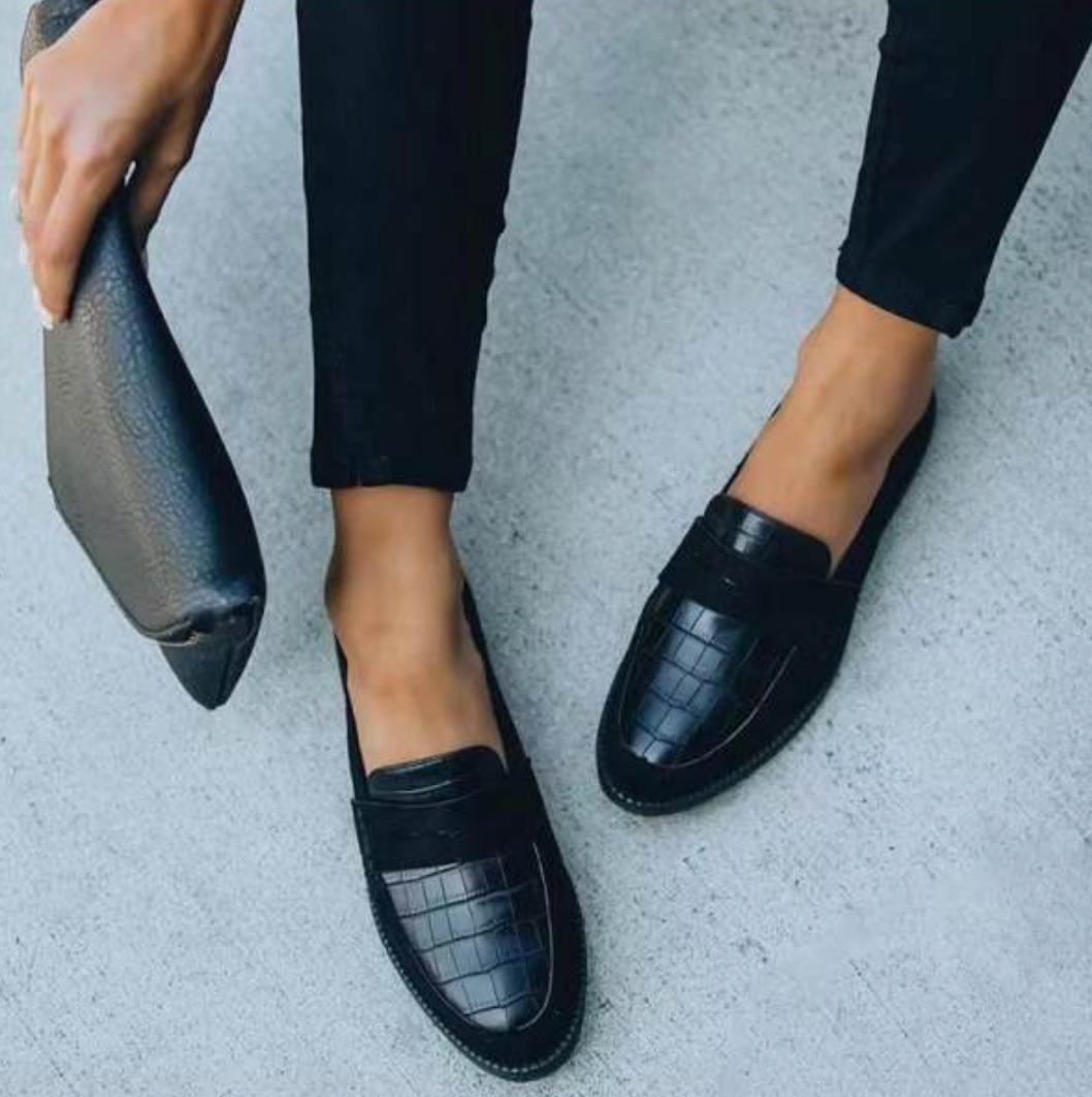 Krokopräglade loafers för kvinnor