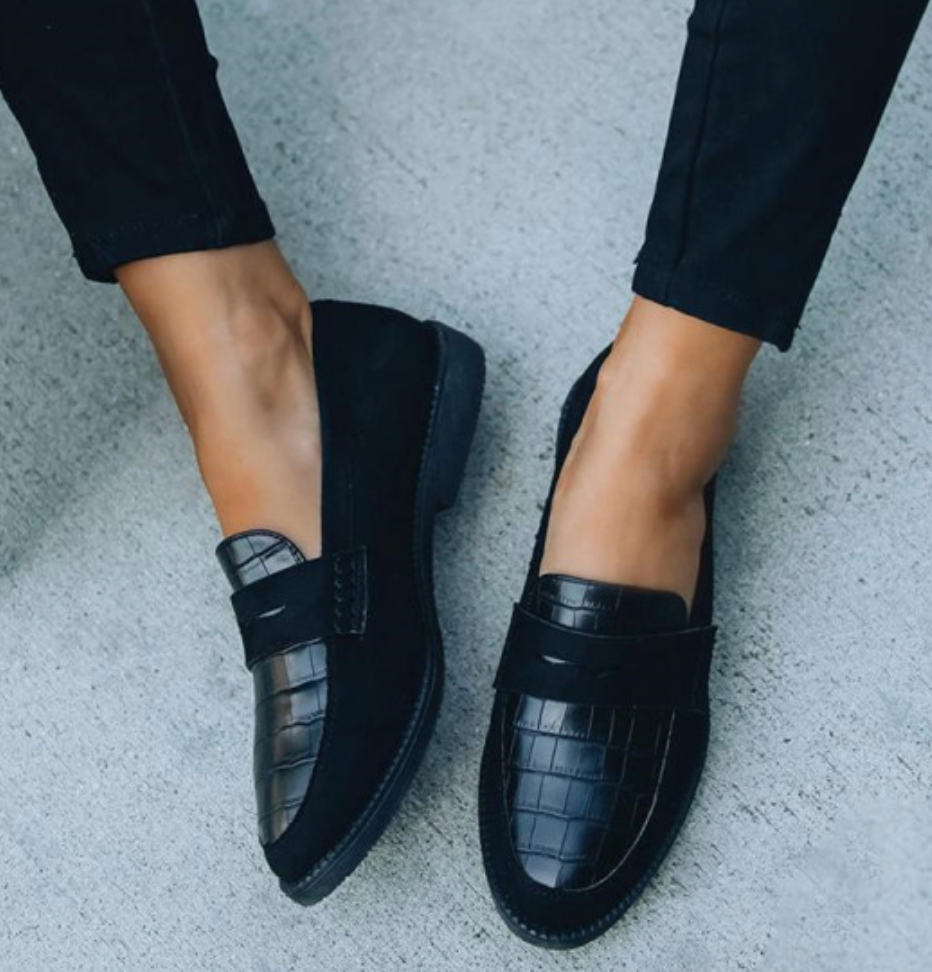 Krokopräglade loafers för kvinnor