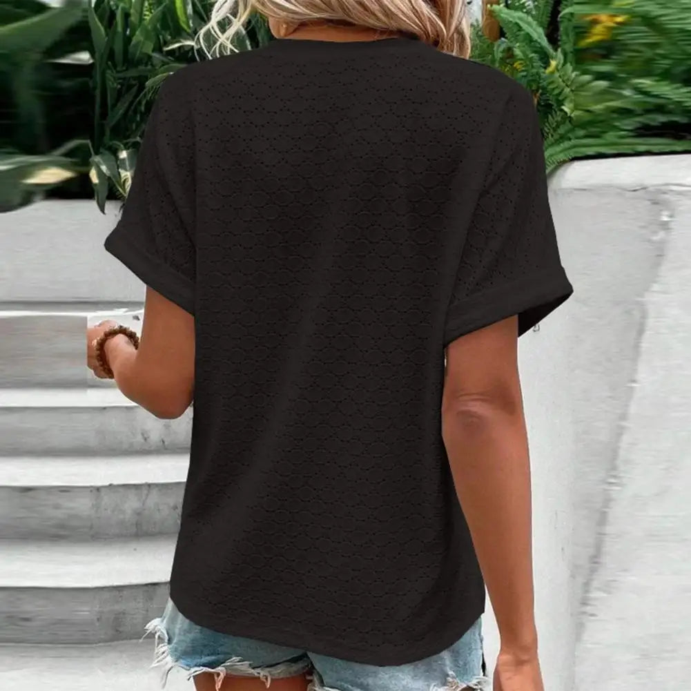 Femininsk Blus med V-Hals och Naturlig Charm
