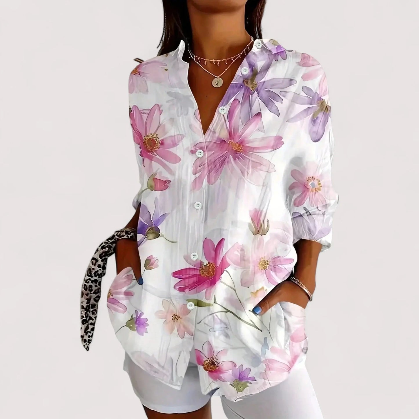 Solig Blus med Blommig Akvarelldesign