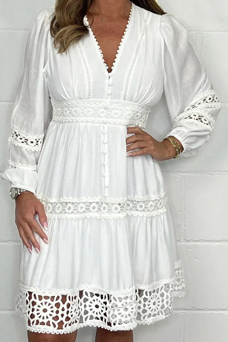 Elara - Kjole med Blonde Detaljer