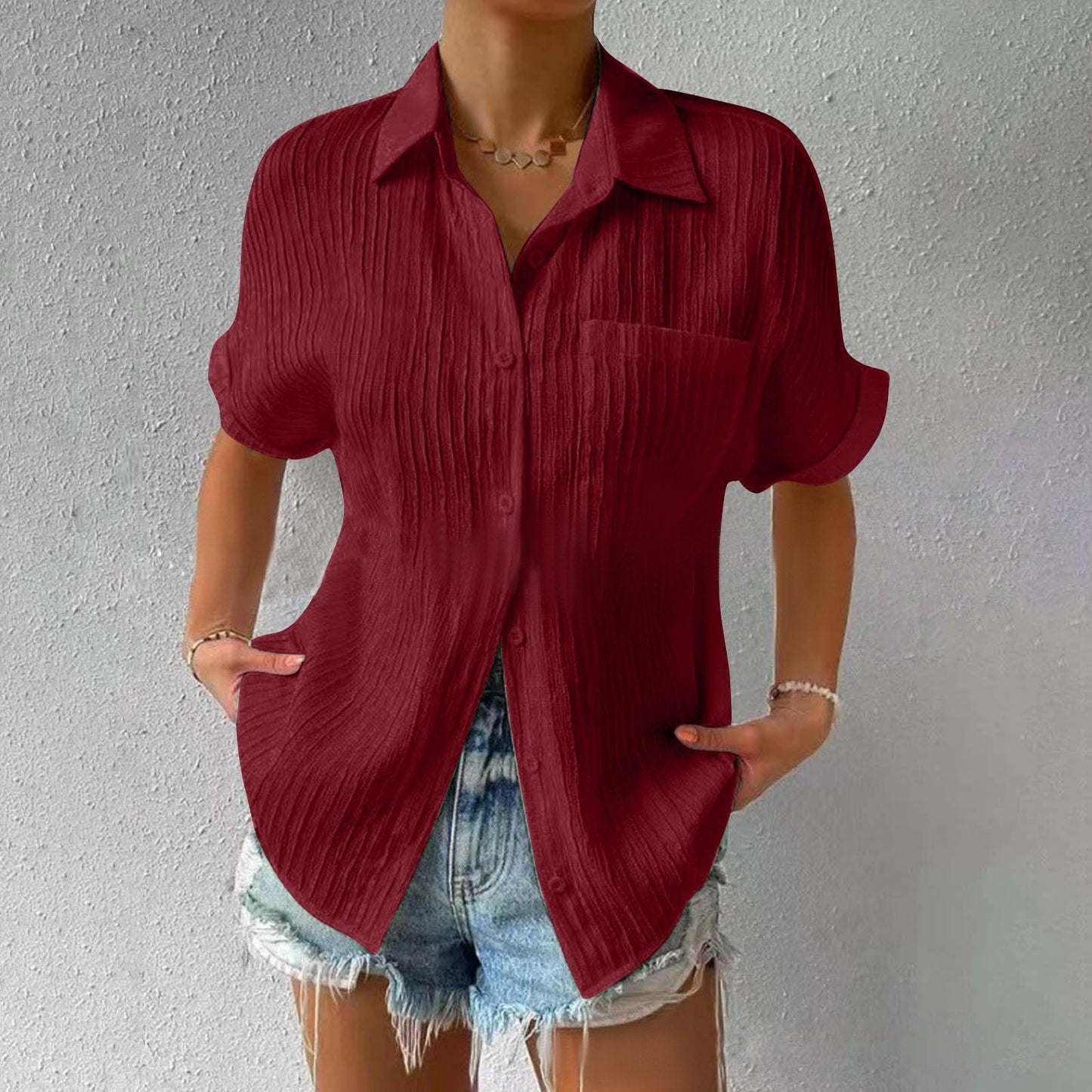 Elegant Knapbluse med Krave til den Stilbevidste Kvinde