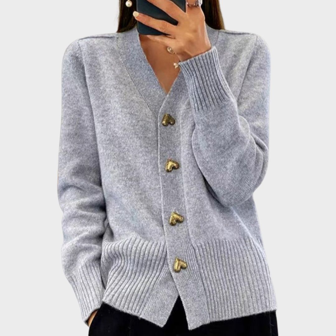 Astrid | Elegant Tröja med Hjärtknappar