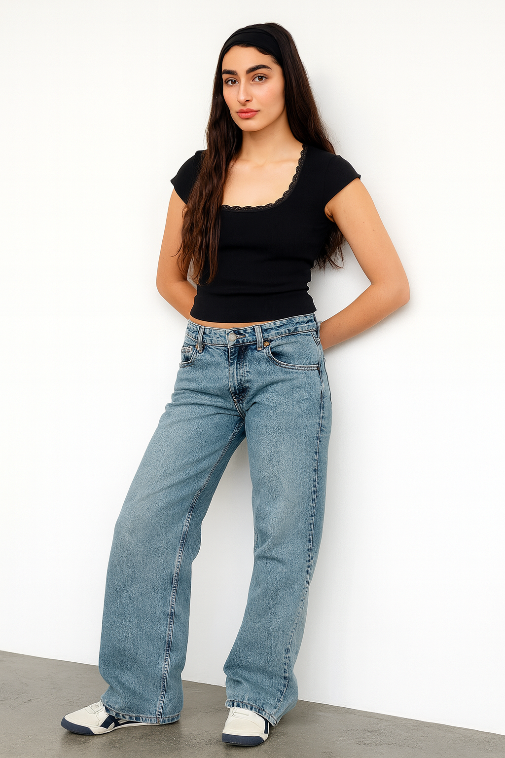 Jeans för kvinnor med medelhög midja och vida ben