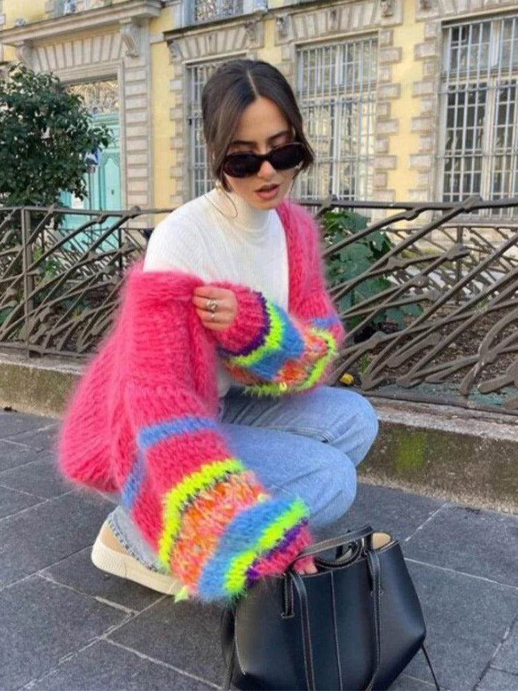 Färgglad Stickad Kort Cardigan med Puffärmar för Kvinnor - Livia