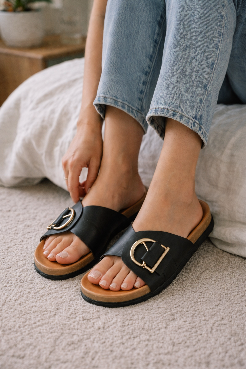 Livia | Eleganta och Bekväma Slip-On Sandaler med Detaljer