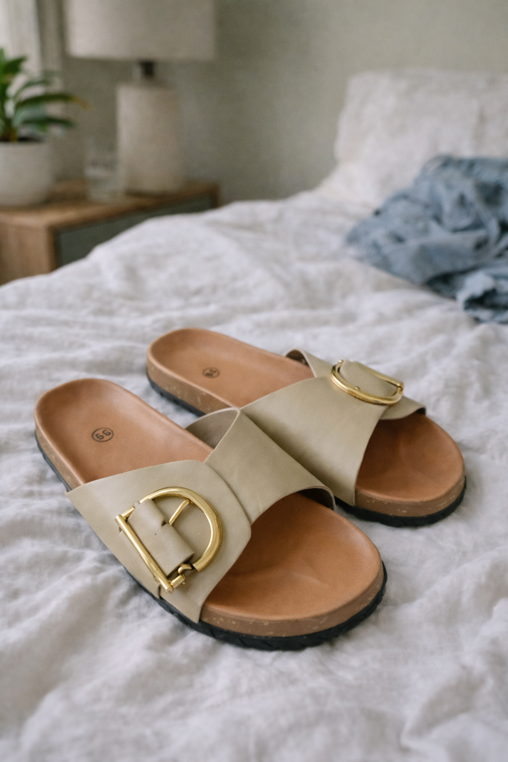 Livia | Eleganta och Bekväma Slip-On Sandaler med Detaljer