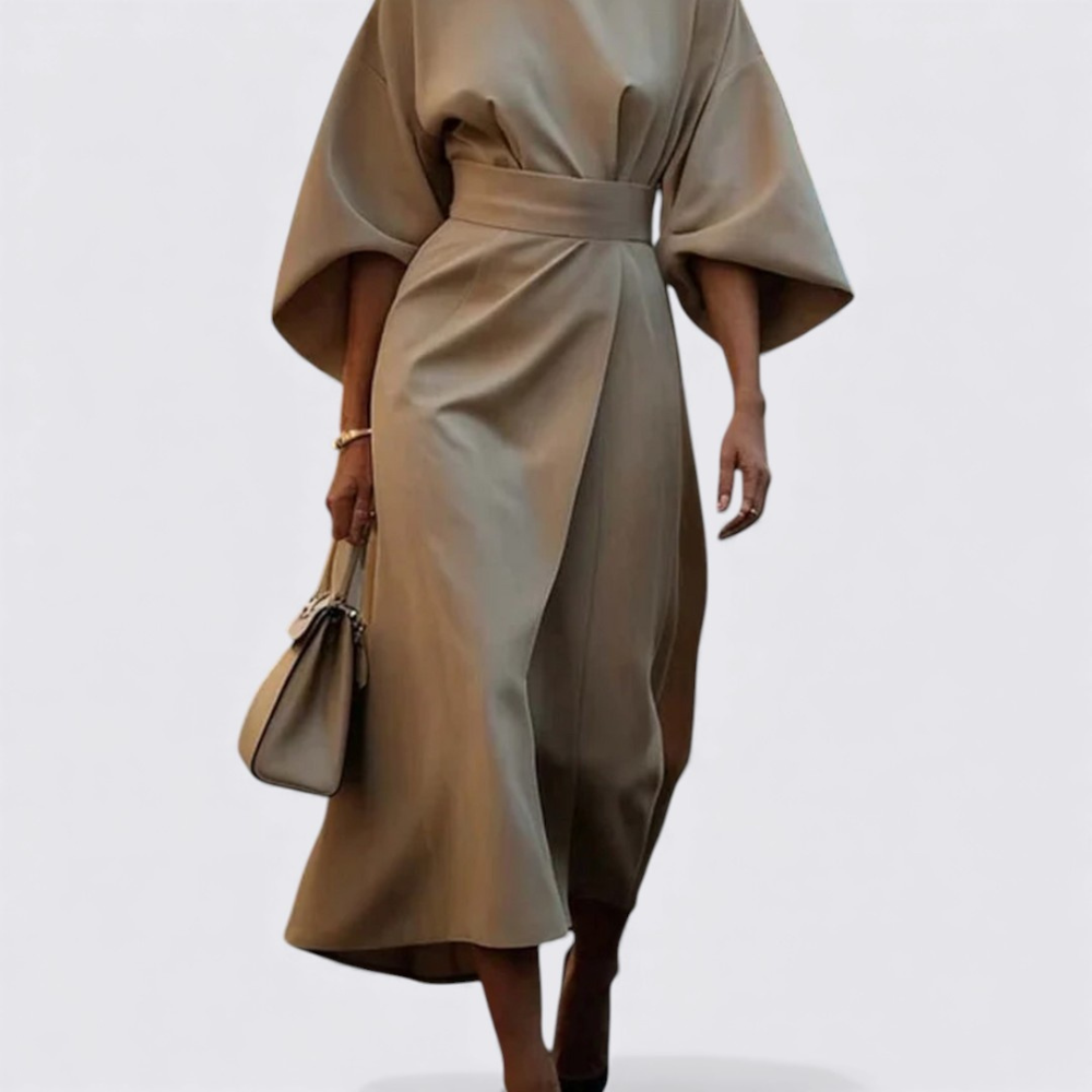 Damekjole med bælte – Rundhalset kjole – Bred pasform