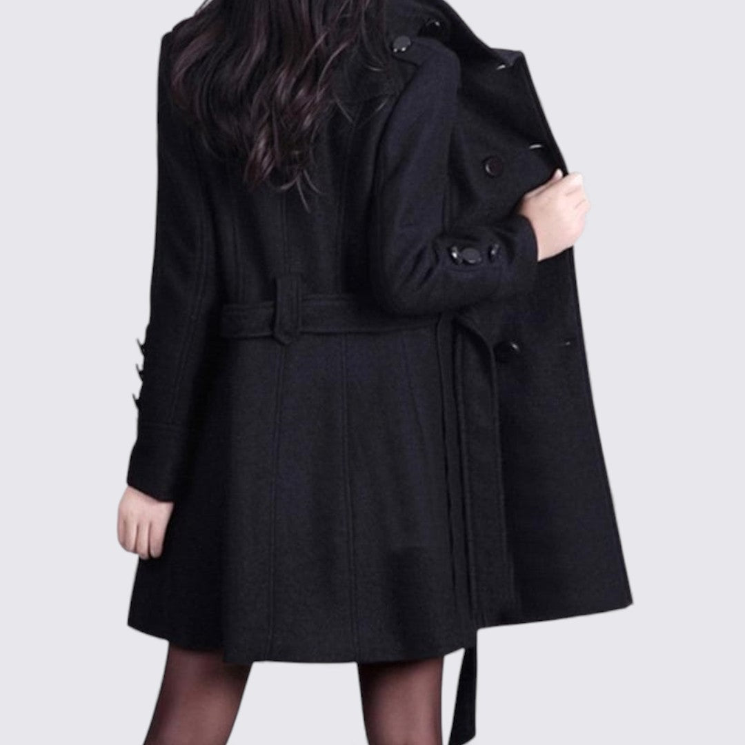 Damejakke med knaplukning – Knælængde – Taljeret snit