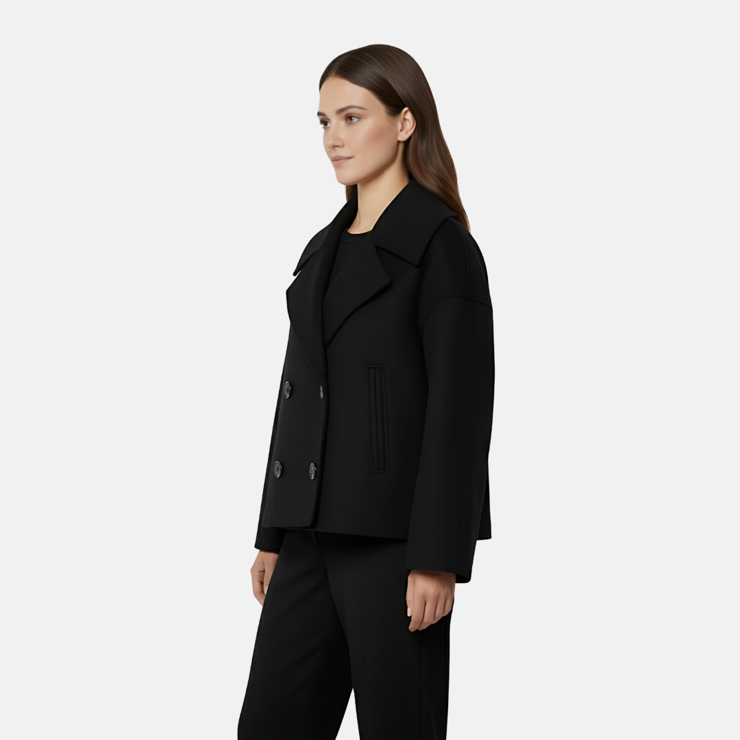 Damefrakke med knaplukning – Kort skåret – Klassisk snit