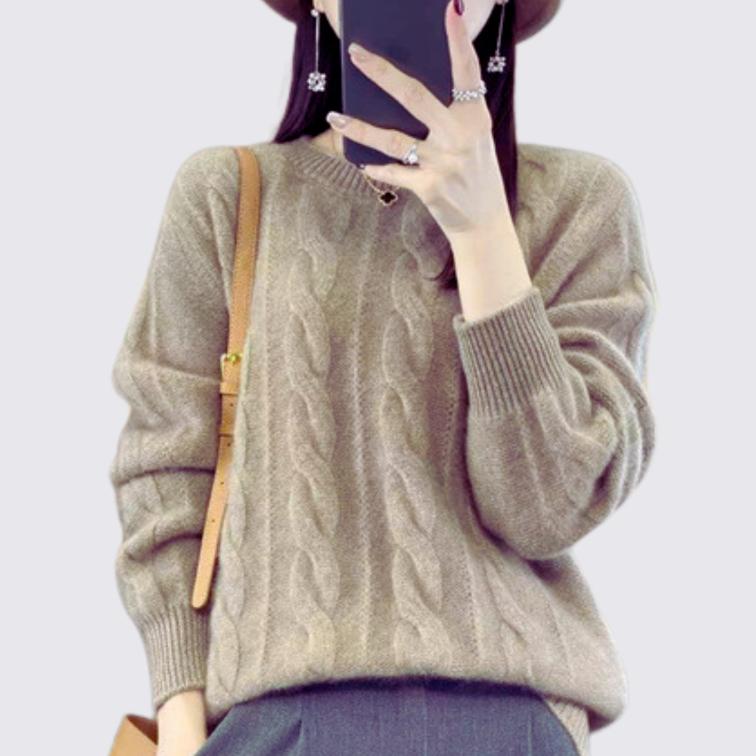 Dame sweater med flettemønster – Strik sweater – Rund halsudskæring