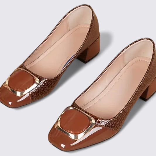 Dame sko med blokhæl – Lige skæring – Smal pasform