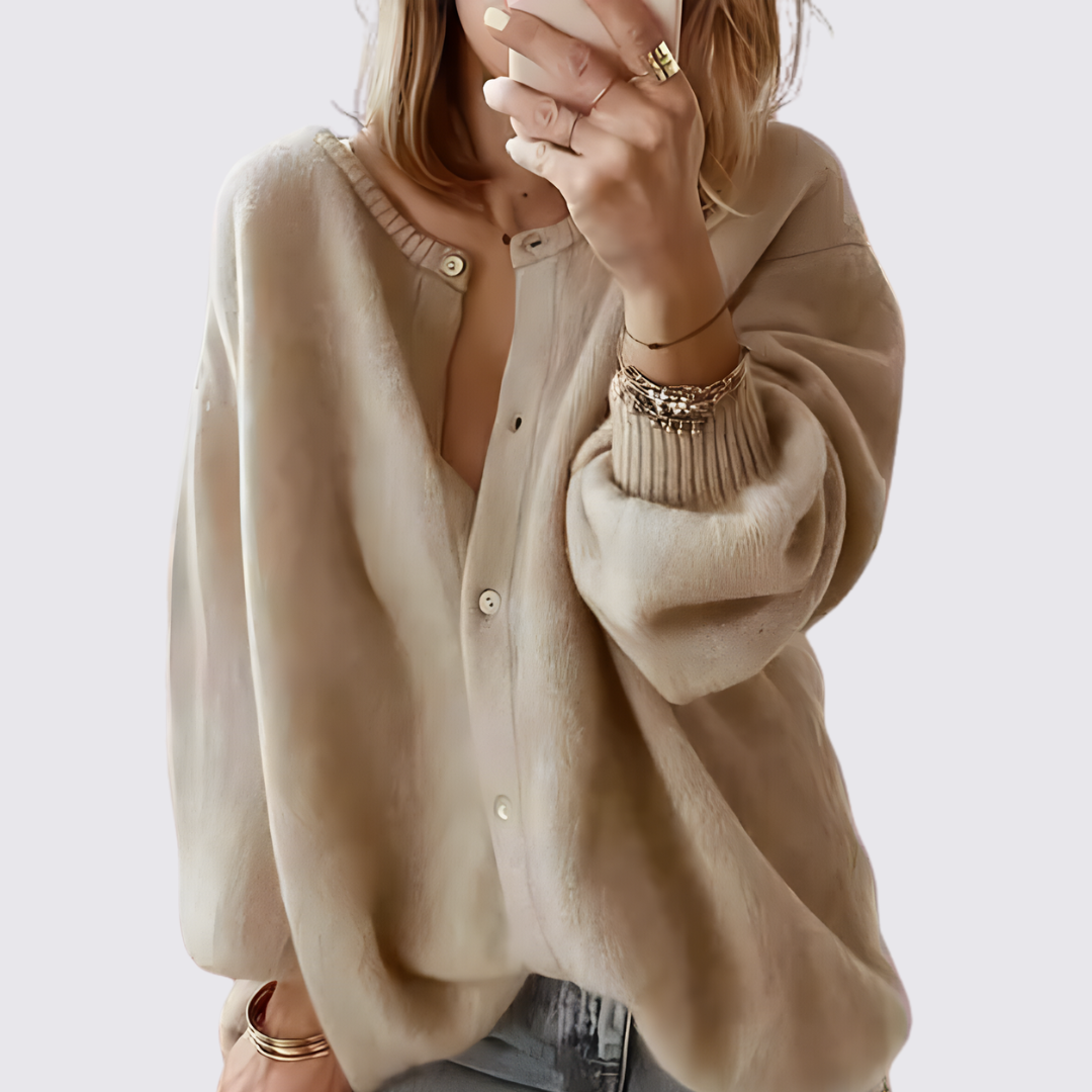 Dame strikjakke med knaplukning – Oversize strikjakke – Løst snit