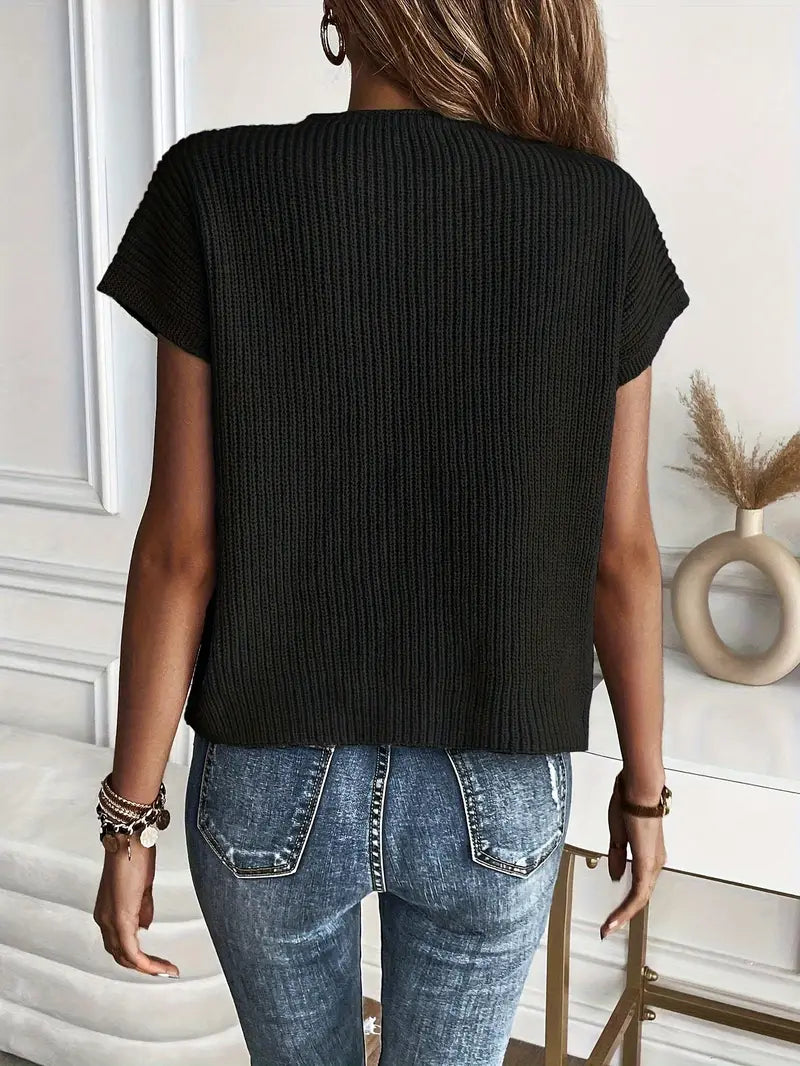 Maja - Strikket Sweater med Elegant Udsnit