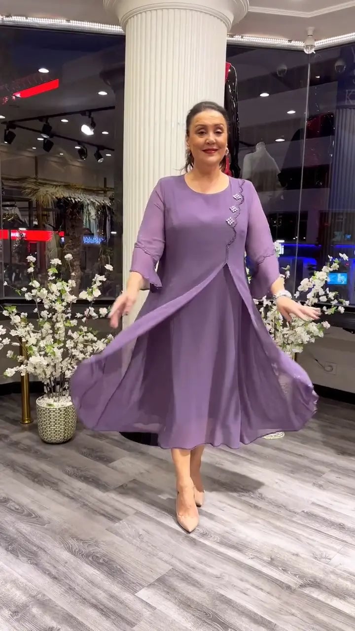 Aurora – Elegant Chiffon Kjole med Rund Hals