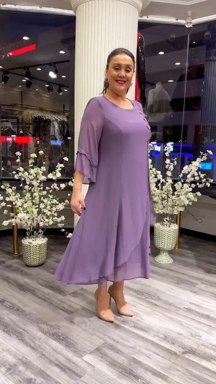 Aurora – Elegant Chiffon Kjole med Rund Hals