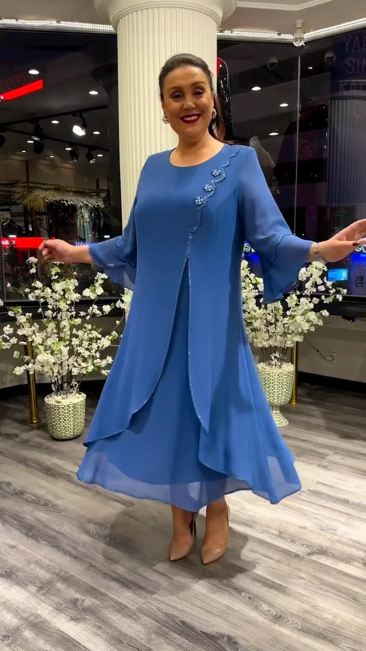 Aurora – Elegant Chiffon Kjole med Rund Hals
