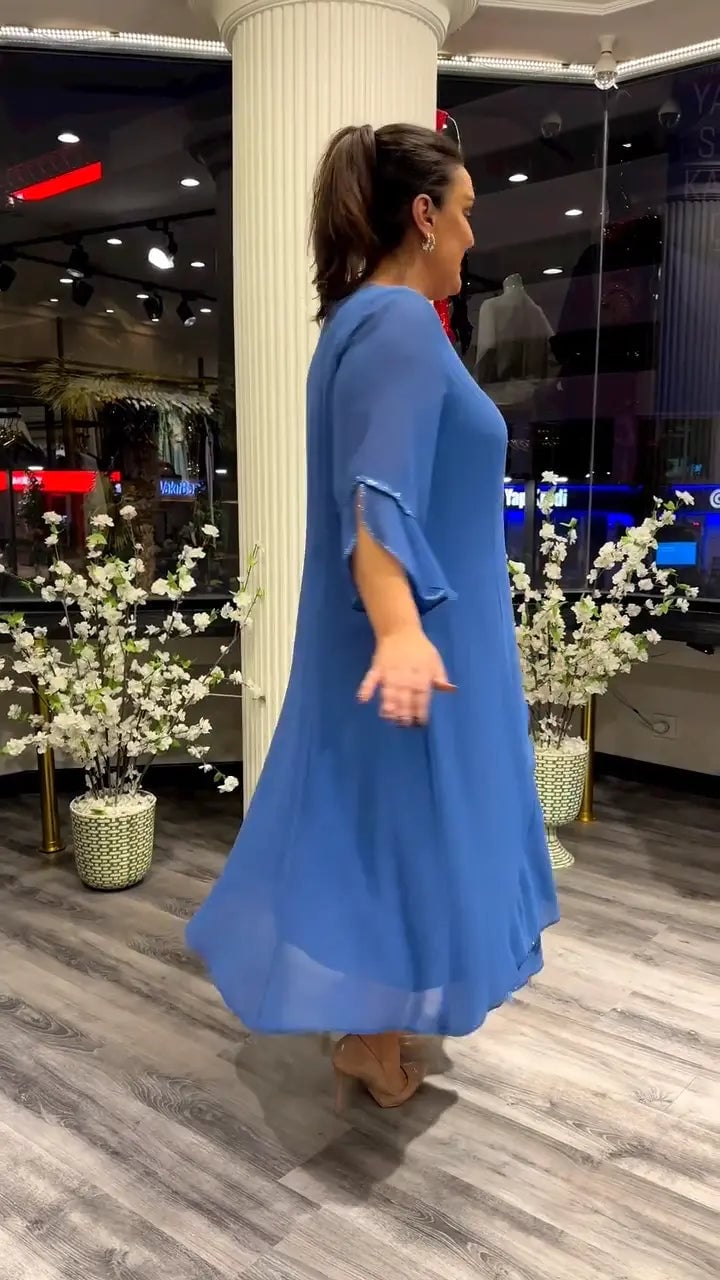 Aurora – Elegant Chiffon Kjole med Rund Hals