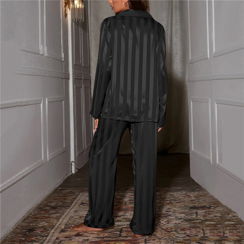 Silkig Lugn | Elegant Satin Pyjamaset för Avkoppling