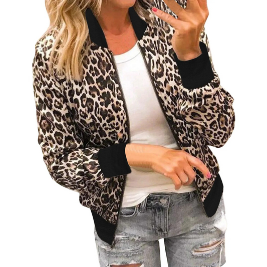 Vildskab og Elegance: Leopardprint Jakke til Kvinder