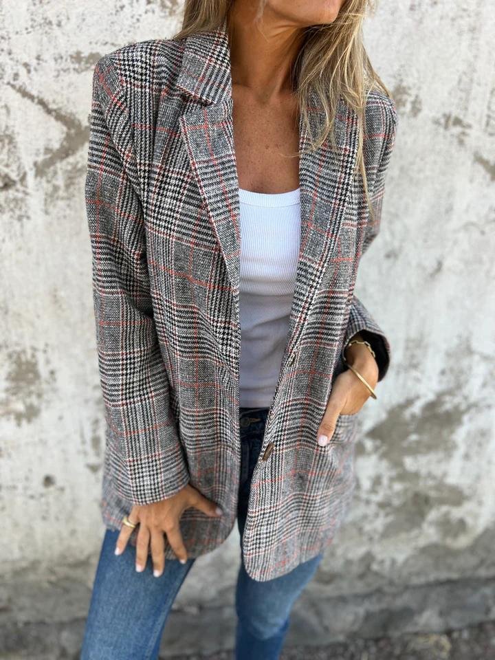 Nora – Elegant Tjekket Vinterjakke