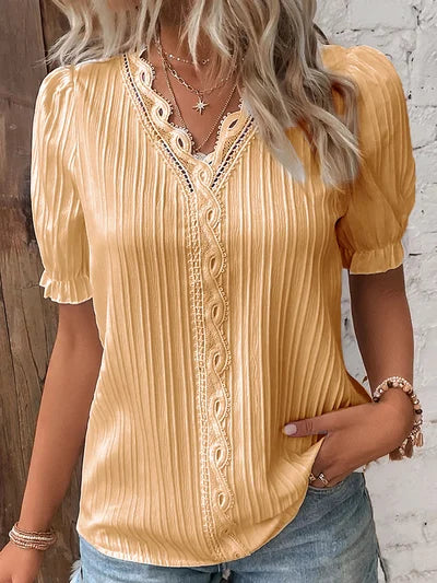 Sofistikeret V-Hals Bluse med Delikat Blonde