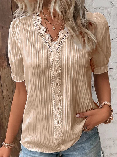 Sofistikeret V-Hals Bluse med Delikat Blonde
