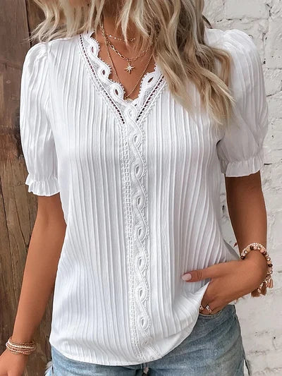 Sofistikeret V-Hals Bluse med Delikat Blonde