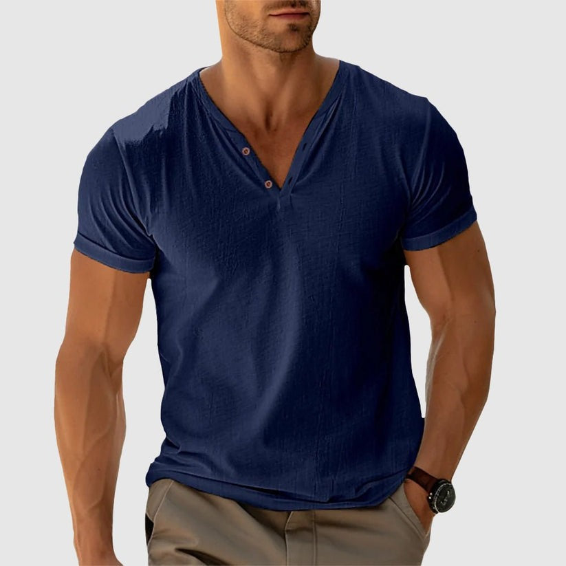Stilren stickad t-shirt med knappdetaljer