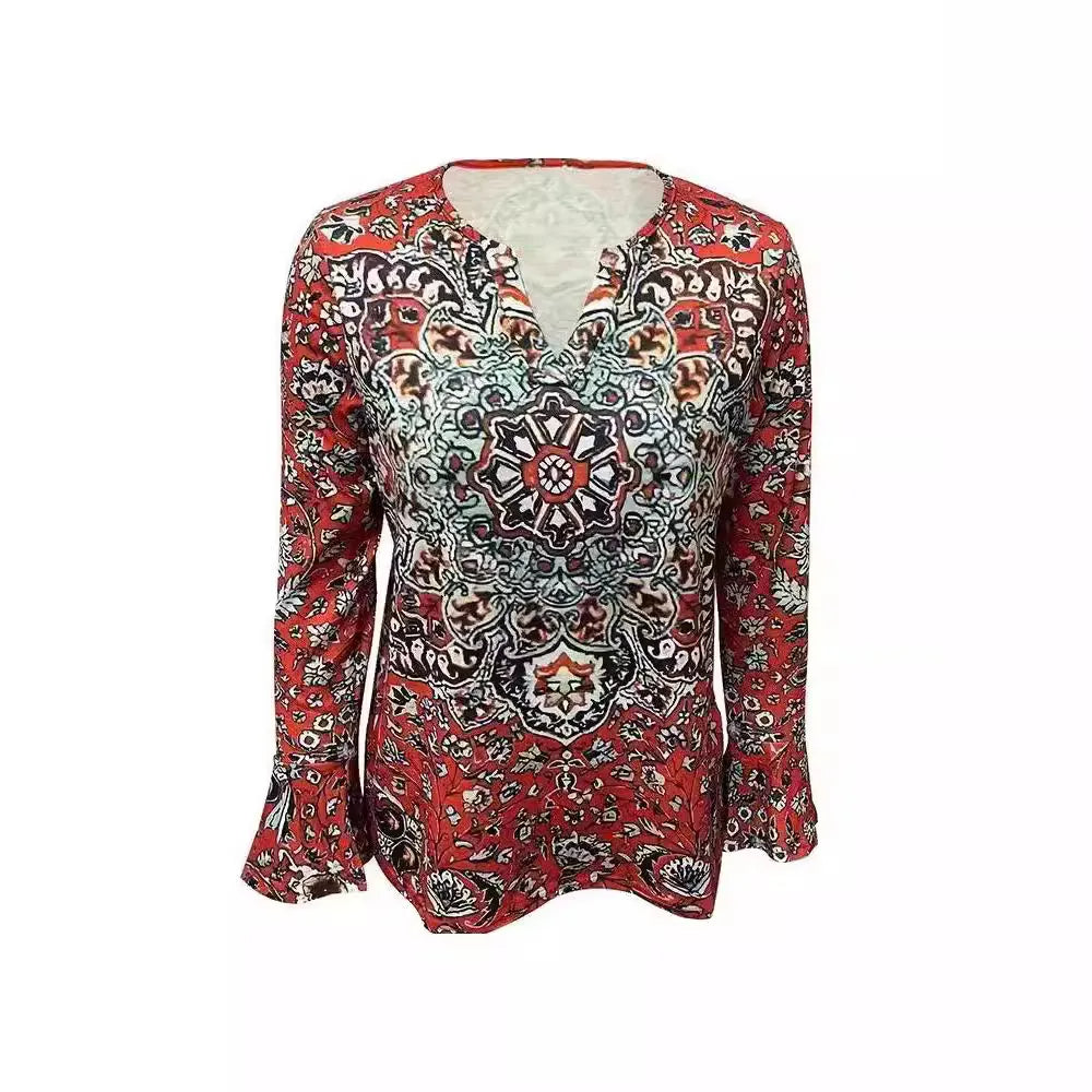 Sienna – Vår-T-shirt med Färgglad Tie-Dye och Elegant V-ringning