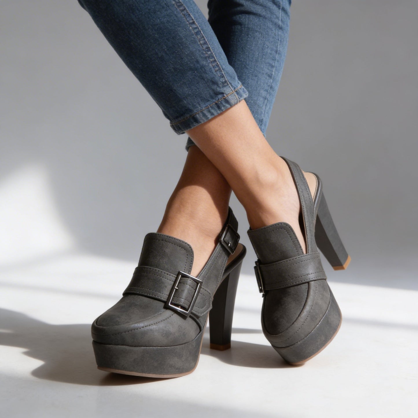 Vera | Trendiga Retro-Loafers med Plattform och Slingback